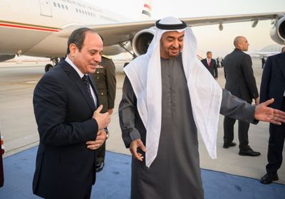 الشيخ محمد بن زايد يستقبل السيسي لدى وصوله الإمارات