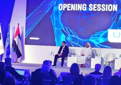 السيسي يشارك في المائدة المستديرة للشركات المليارية بدبي