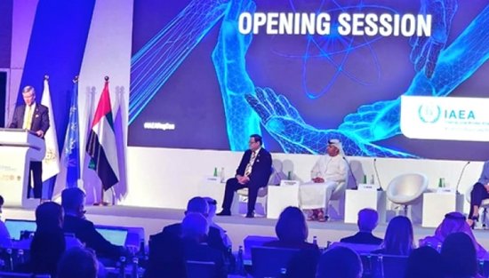 السيسي يشارك في المائدة المستديرة للشركات المليارية بدبي