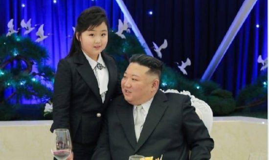 زعيم &lrm;كوريا الشمالية يمنع النساء من تسمية أنفسهن باسم ابنته