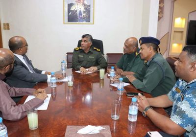 في لقاء المنهالي وخنبش.. تعزيز التعاون بين الأجهزة الأمنية ونقابة المحامين بحضرموت