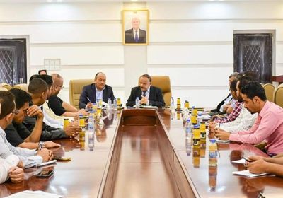 شائعات حوثية.. النقل: لا موافقة من التحالف على تحويل السفن للحديدة