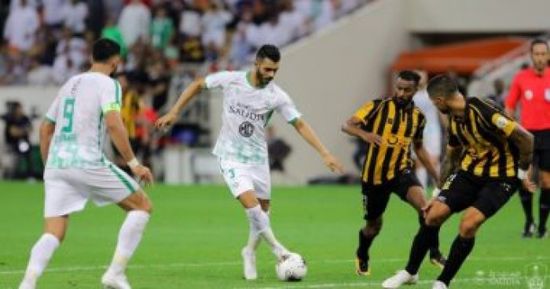 الهلال يصطدم بالاتفاق في الدوري السعودي