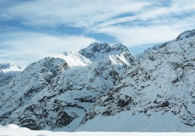 ارتفاع قتلى الانهيارات الجليدية في طاجيكستان