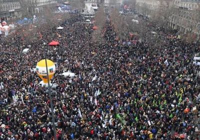 انطلاق احتجاجات بفرنسا على مشروع تعديل نظام التقاعد