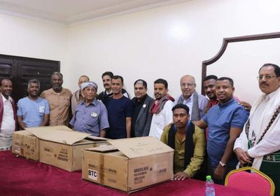 الانتقالي يدعم روابط جماهير أندية حضرموت بأجهزة صوتية