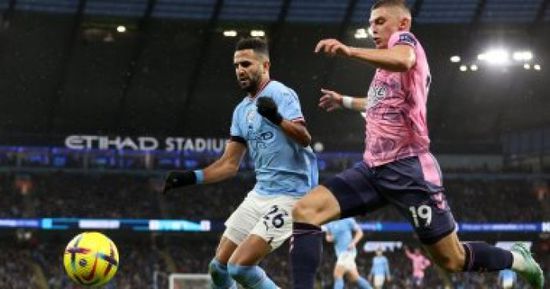 السيتي يتمسك بالصدارة في مواجهة نوتينجهام