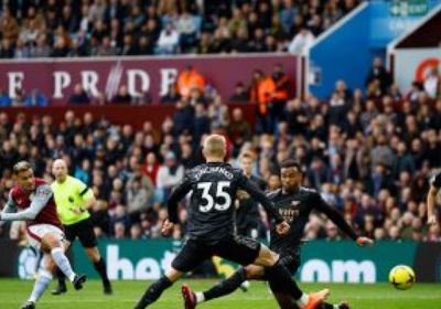 أرسنال يتأخر بهدفين أمام أستون فيلا بالشوط الأول