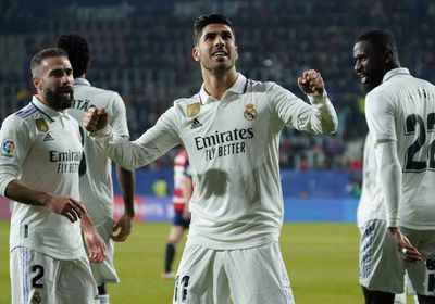 ريال مدريد يهزم أوساسونا ويقلص الفارق مع برشلونة