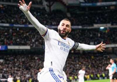 بنزيما يعادل رقم أسطورة الأرجنتين بدوري الأبطال