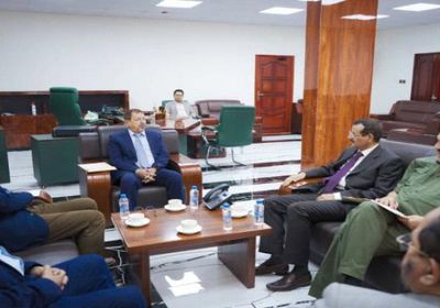 محافظ عدن يثمن دور السلطة القضائية بإنفاذ القانون