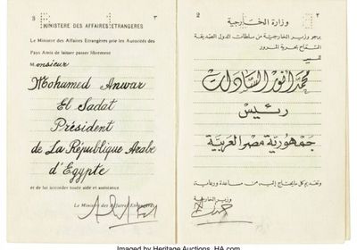 بيع جواز سفر للرئيس المصري الراحل أنور السادات بمبلغ 47 ألف دولار