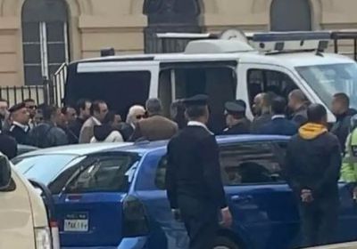 شاهد.. لحظة ترحيل مرتضى منصور إلى السجن