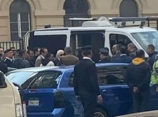 شاهد.. لحظة ترحيل مرتضى منصور إلى السجن