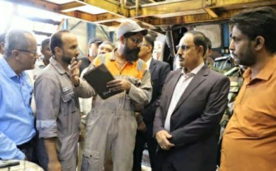 استعدادات لأحمال الصيف.. محافظ حضرموت يزور محطة الريان