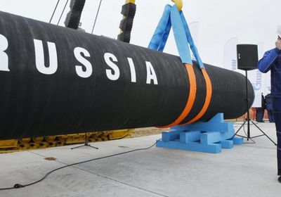 روسيا توقف إمدادات النفط لبولندا