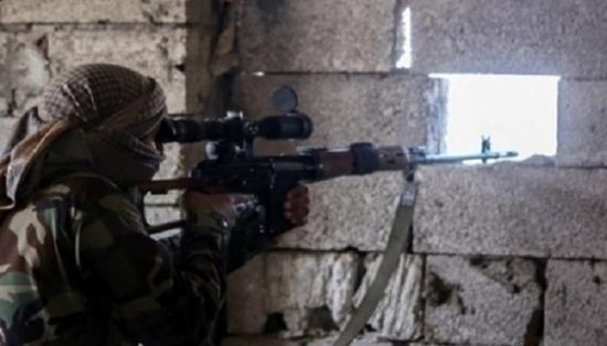 منع إسعافهما.. قناص حوثي يغتال زوجين شمال الضالع