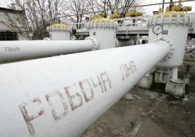 روسيا توقف إمدادات النفط لبولندا
