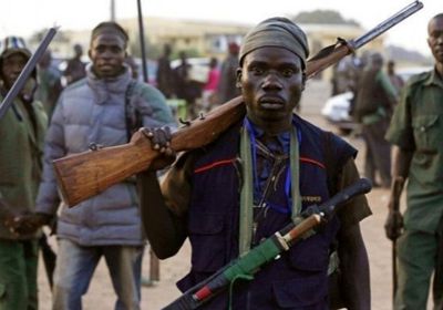 مسلحون يعتدون على مقر انتخابي بنيجيريا