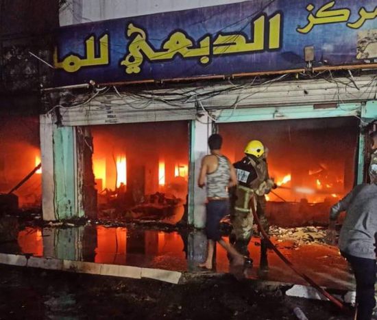 إخماد حريق اندلع بمحل مفروشات في كريتر