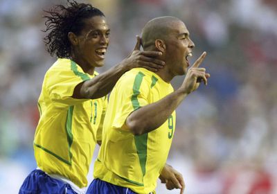 الإمارات تستضيف مباراة لأساطير الكرة العالمية ونجوم آسيا