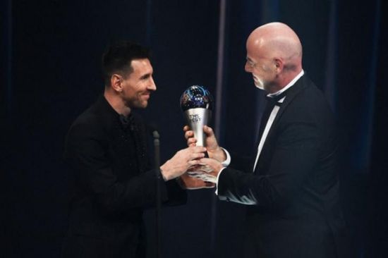 ميسي يحصد جائزة أفضل لاعب في العالم 2022