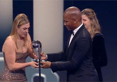 تتويج ماري إيربس بجائزة أفضل حارسة مرمى