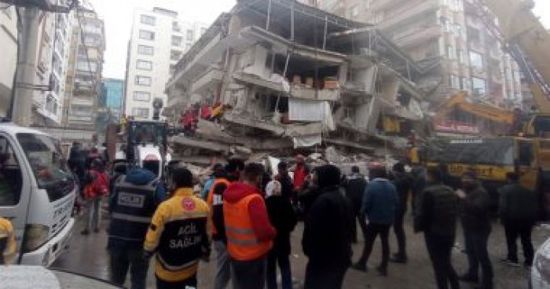 ارتفاع عدد قتلى زلزال تركيا لأكثر من 45 ألف شخص