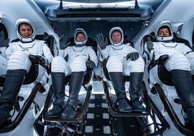 بقيادة إماراتية.. دراجون تلتحم بمحطة الفضاء الدولية