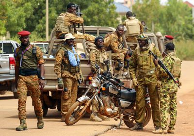بوركينا فاسو تفرض حظرًا للتجول في ثلاث مناطق