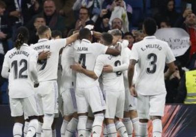 بنزيما يقود الريال في مواجهة بيتيس