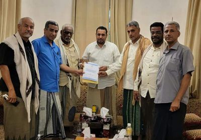 وفد الهبة الحضرمية يطرح احتياجات القطاع التعليمي على العكبري