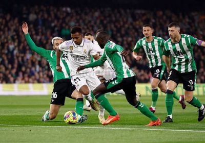 ريال مدريد يقع في فخ التعادل السلبي أمام بيتيس