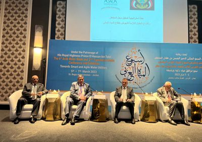 لملس يستعرض استراتيجية المياه في عدن بالمؤتمر العربي