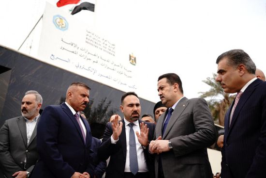 رئيس الوزراء العراقي يفتتح نافذة الجواز الإلكتروني