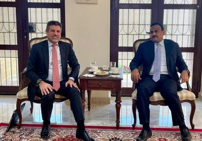 محافظ شبوة يطالب السفير الأمريكي بتعزيز التنسيق