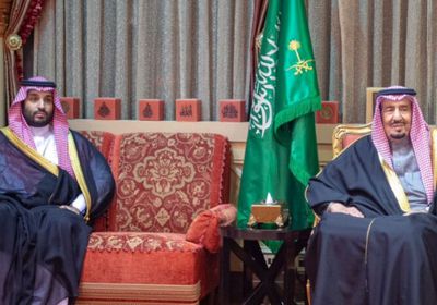 وزير الدولة ووزير الإعلام السعوديان يؤديان القسم