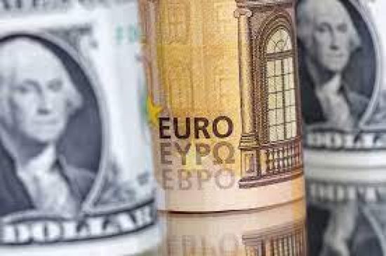 الإسترليني يحقق مكاسب محدودة أمام الدولار واليورو