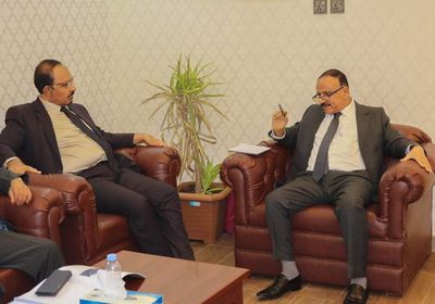 بن ماضي وحميد يبحثان مشاريع النقل والموانئ في حضرموت