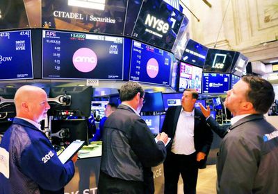 انخفاض مؤشرات الأسهم الرئيسية في وول ستريت