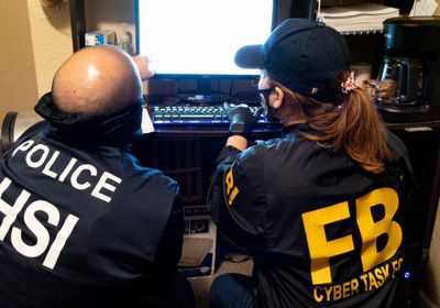 FBI  يقر بشراء بيانات تطبيقات الموقع الجغرافي للأمريكيين 