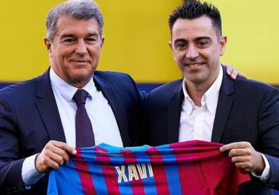 إدارة برشلونة تؤجل التفاوض مع تشافي