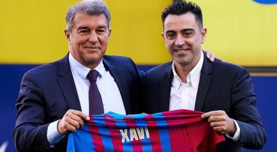 إدارة برشلونة تؤجل التفاوض مع تشافي