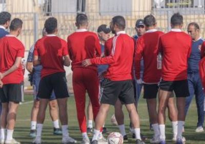 الأهلي يؤجل معاقبة لاعبيه بعد هزيمة صن داونز