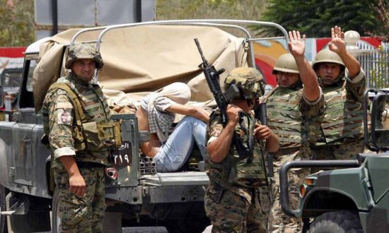 الجيش اللبناني يعتقل 12 شخصًا