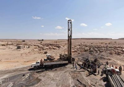 هلال الإمارات يحفر بئرا لأهالي العوابثة في وادي عين