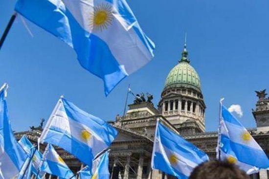 التضخم السنوي في الأرجنتين يتخطى حاجز الـ100%