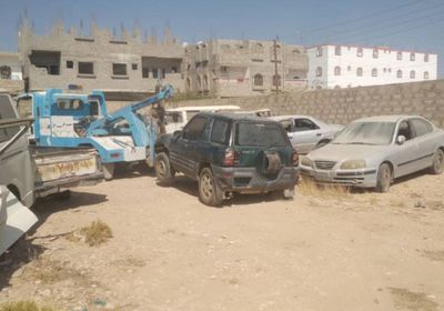 رفع السيارات المتهالكة من شوارع عتق