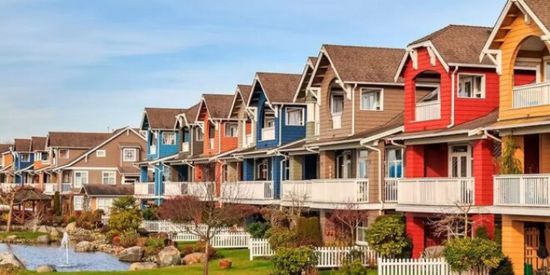 هبوط أسعار المنازل في كندا