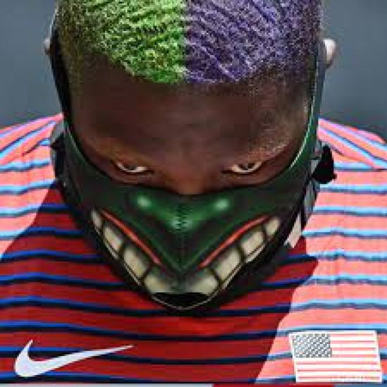 إيقاف الأمريكية ساوندرز لانتهاك لوائح الإبلاغ عن المكان